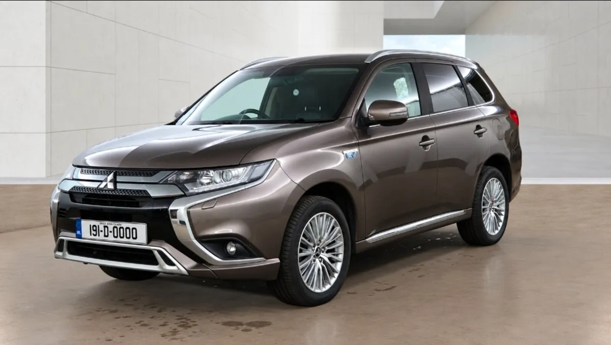 2019 Mitsubishi Outlander Juro Van 2.4 PHEV Hybrid - Image 1