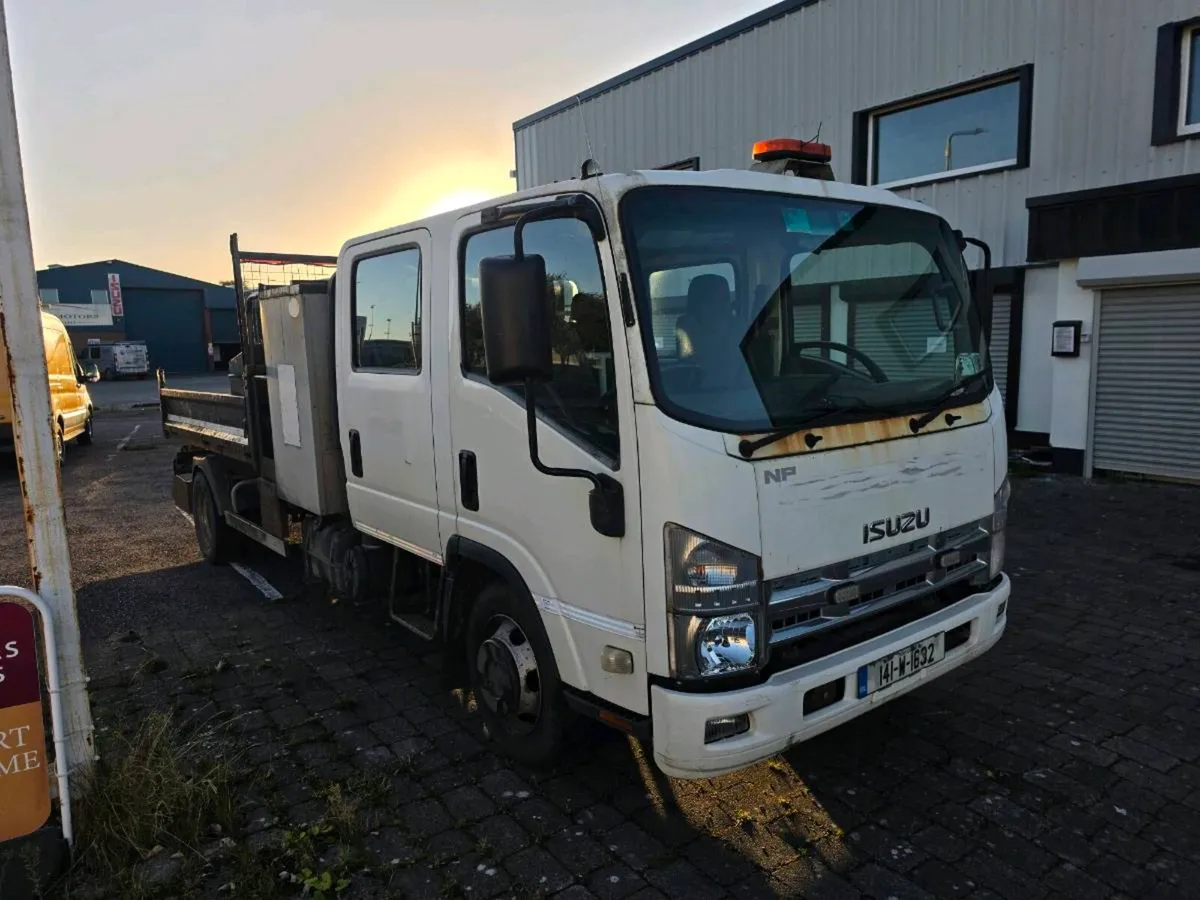 Isuzu 2014 NPR 75 7.5 T Just Past cvrt Tar sprayer - Image 2