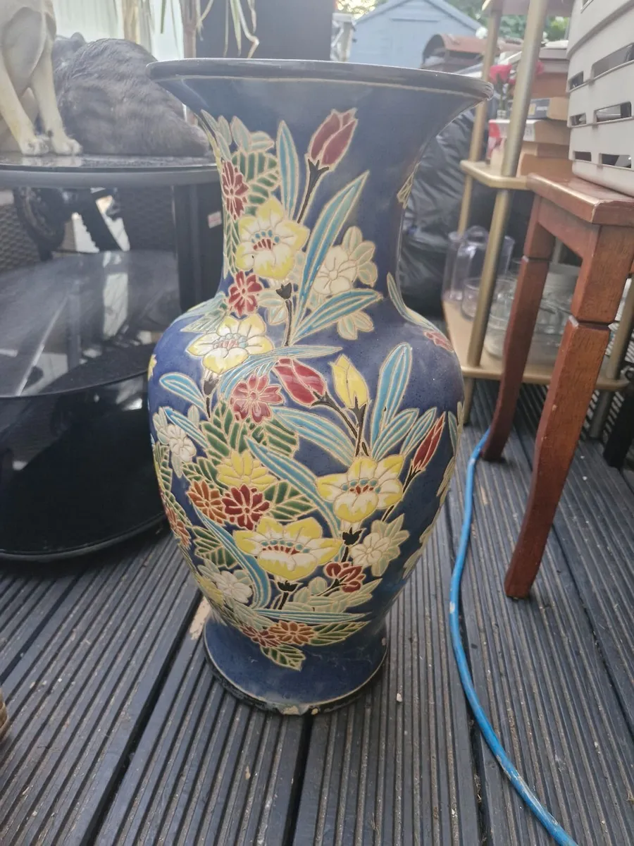 Vintage floor vase - Image 1