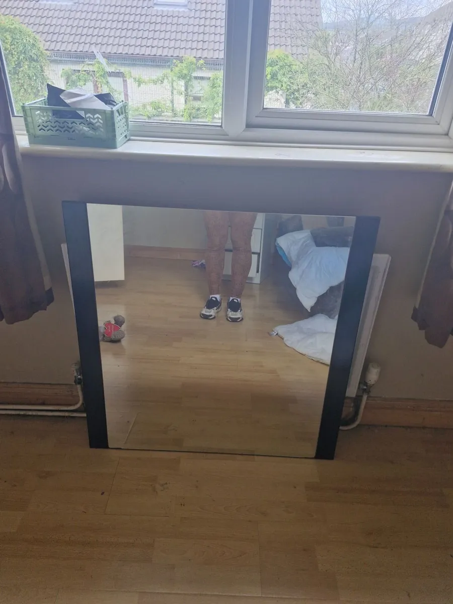 Large square mirror - Image 1