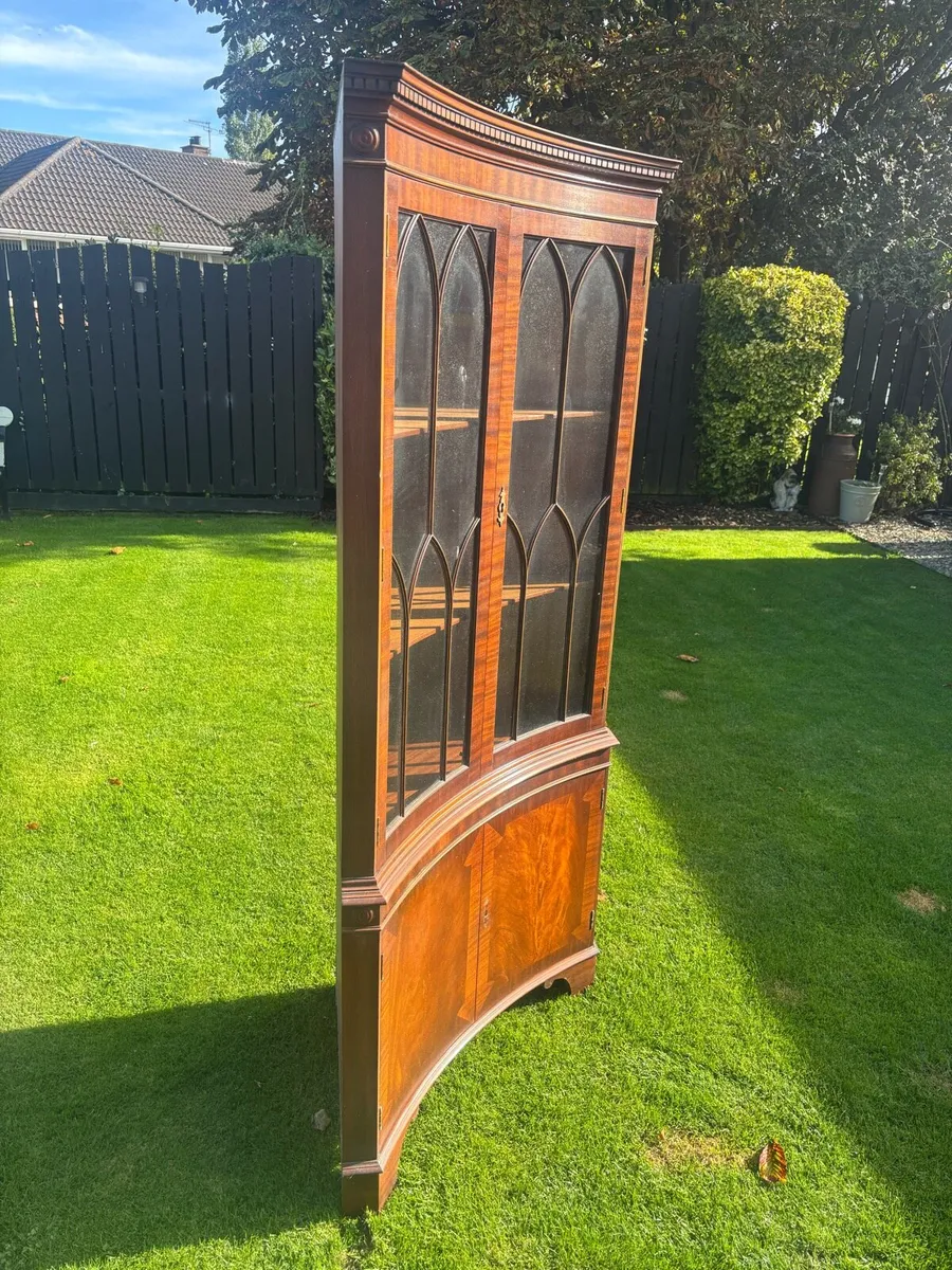 Georgia style 6ft tall curved corner cabinet - Image 2