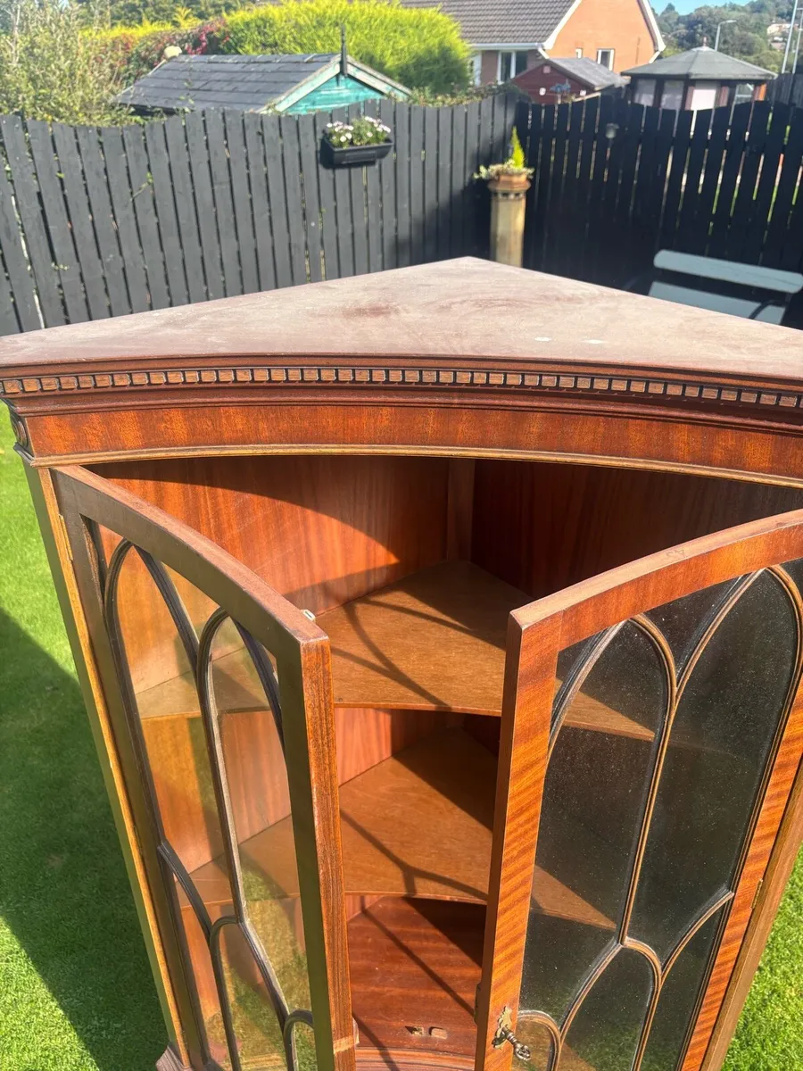 Georgia style 6ft tall curved corner cabinet - Image 3