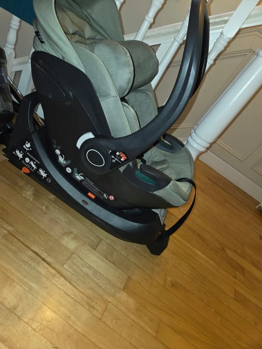 Egg pram all accessories - Image 3
