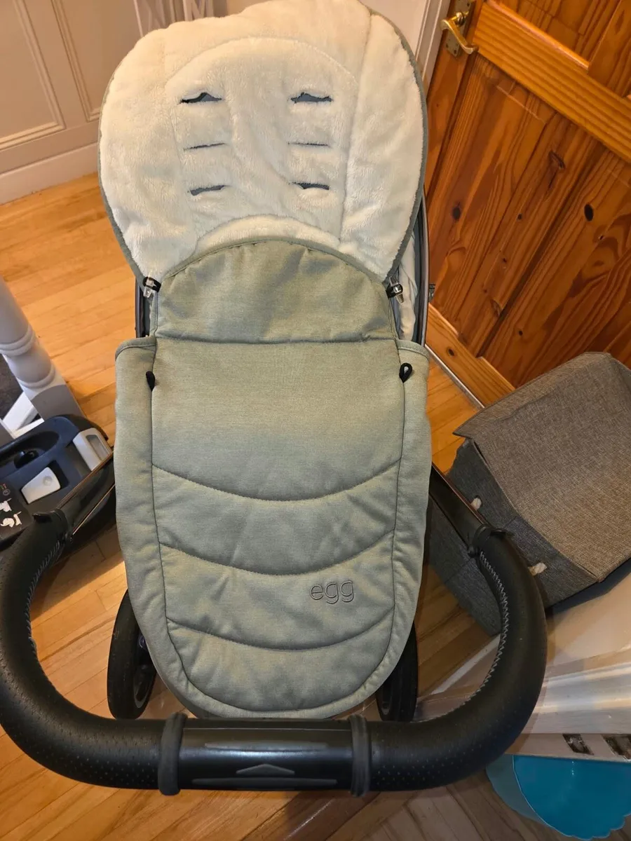 Egg pram all accessories - Image 2