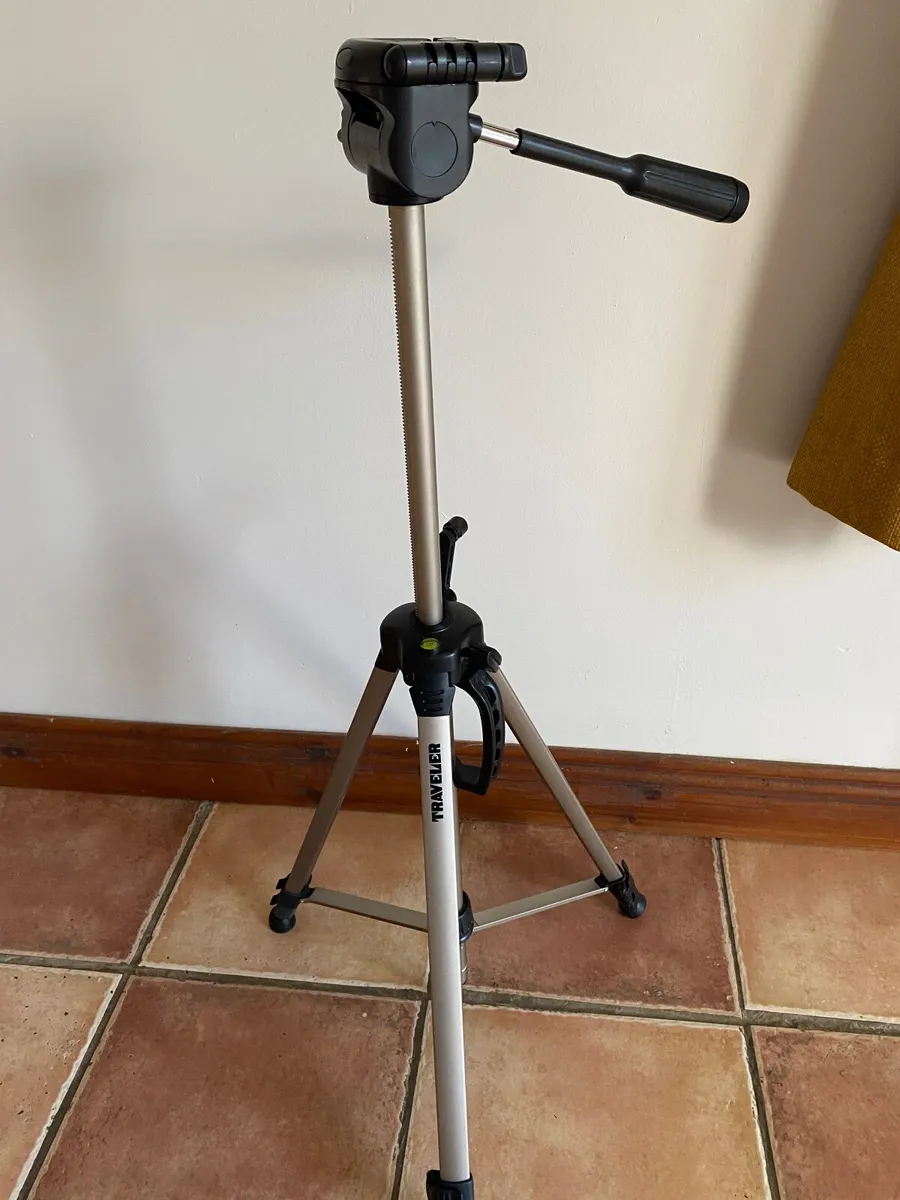 Tripod - Image 1