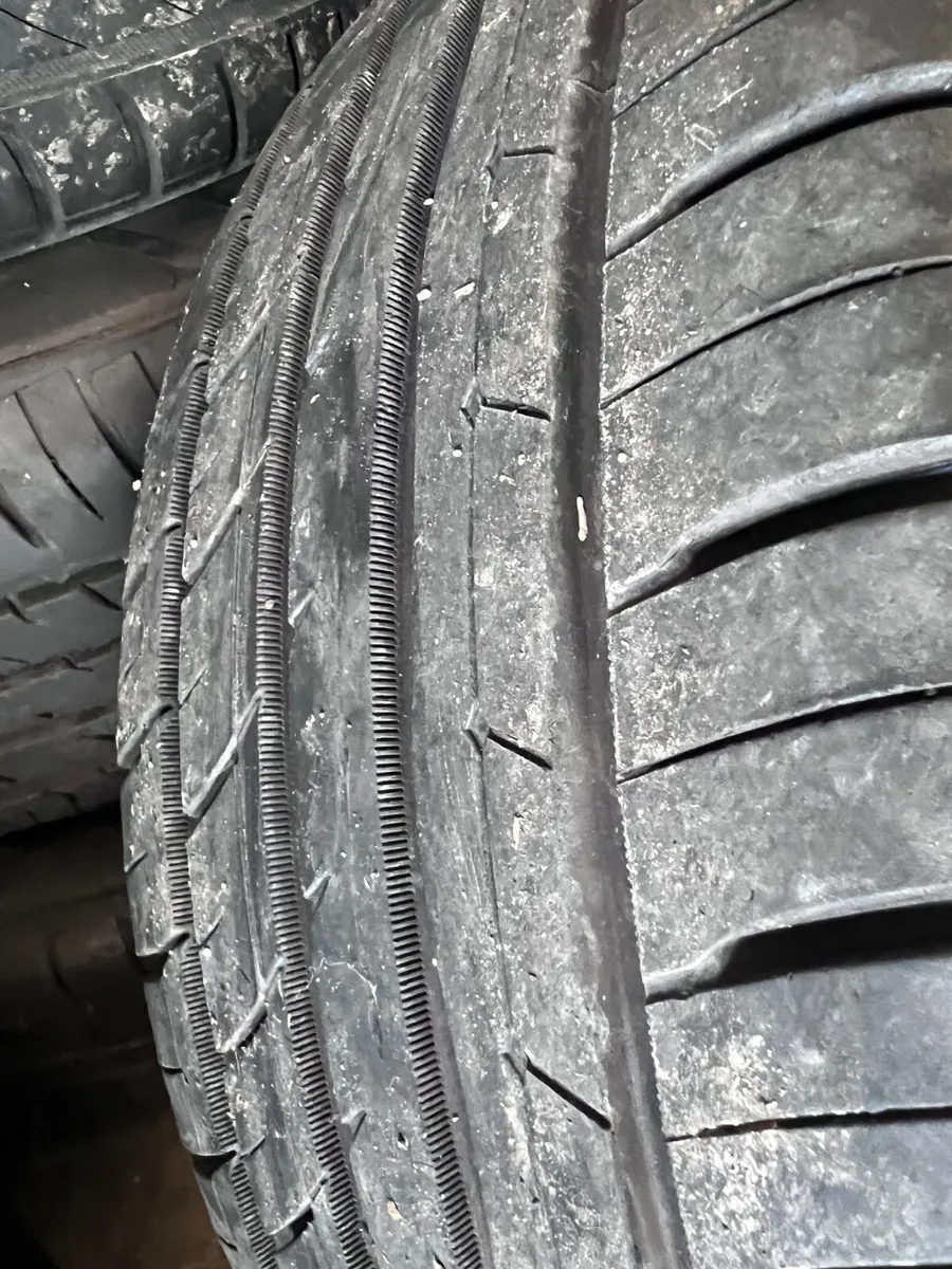Volkswagen Original genuine R factory sport alloys - Image 3