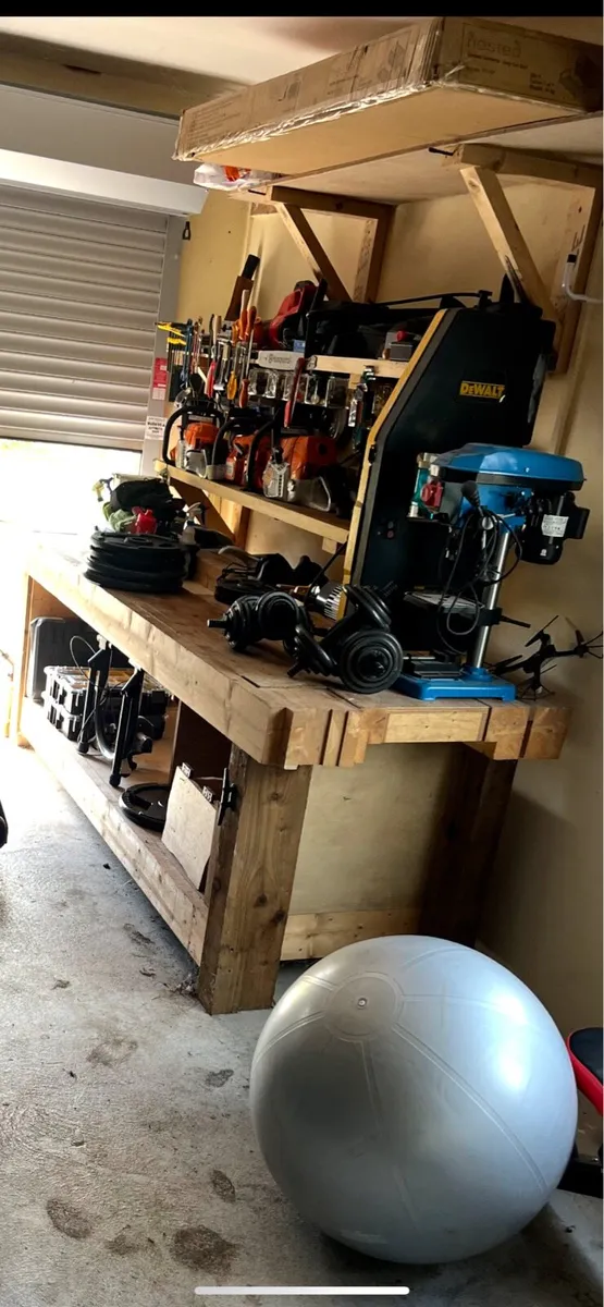 Wooden workbench - Image 1