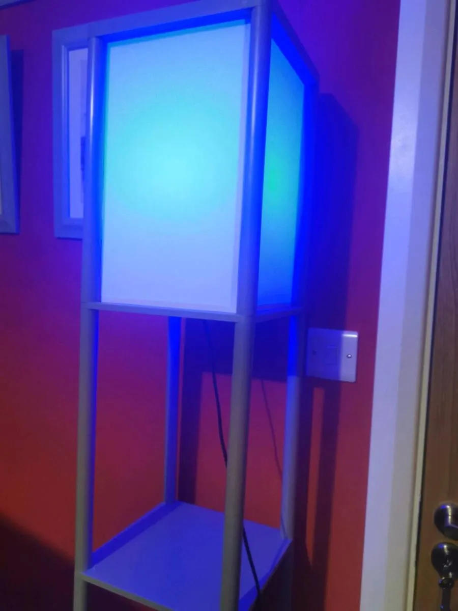 For sale tall lamp - Image 3