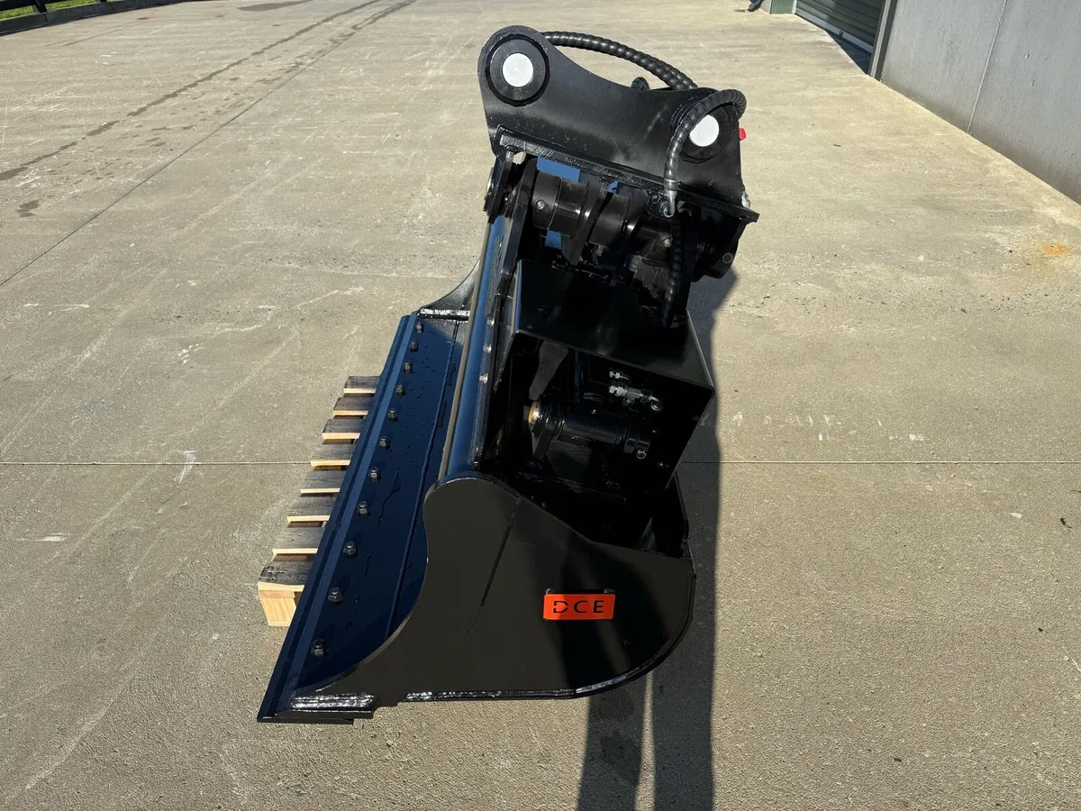 New DCE 13 ton tilting bucket - Image 4