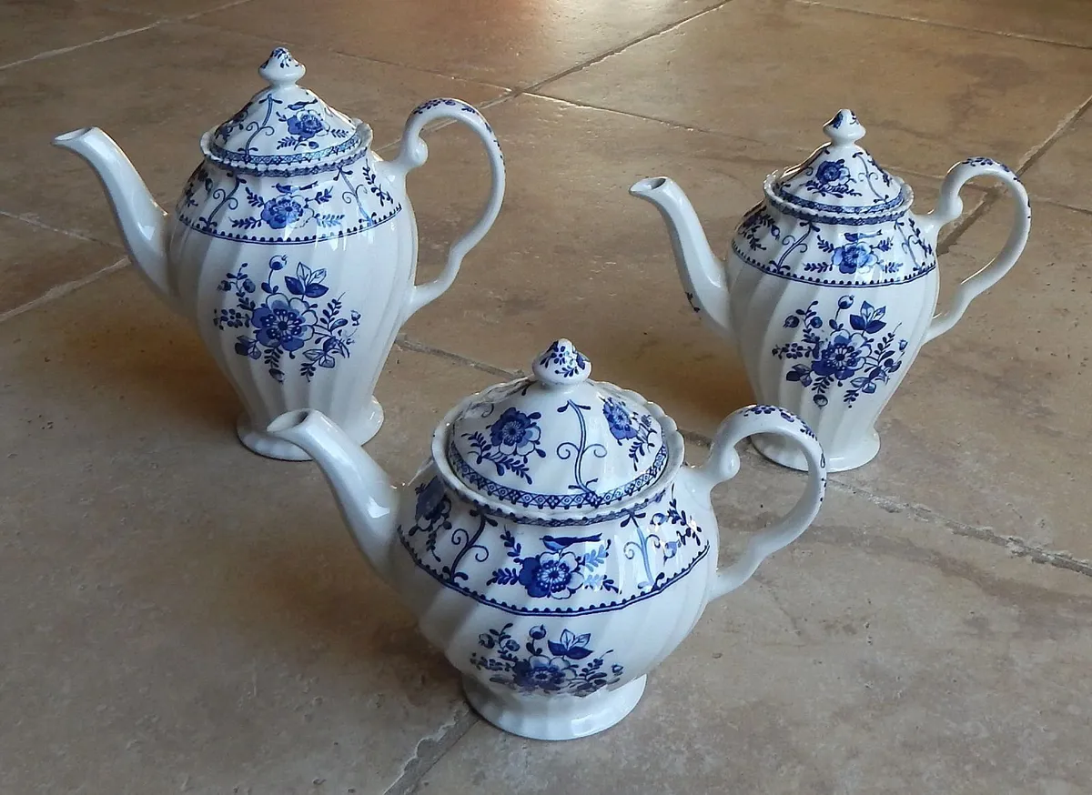 3 Johnson Bros Indies Ironstone Tea & Coffee Pots - Image 1