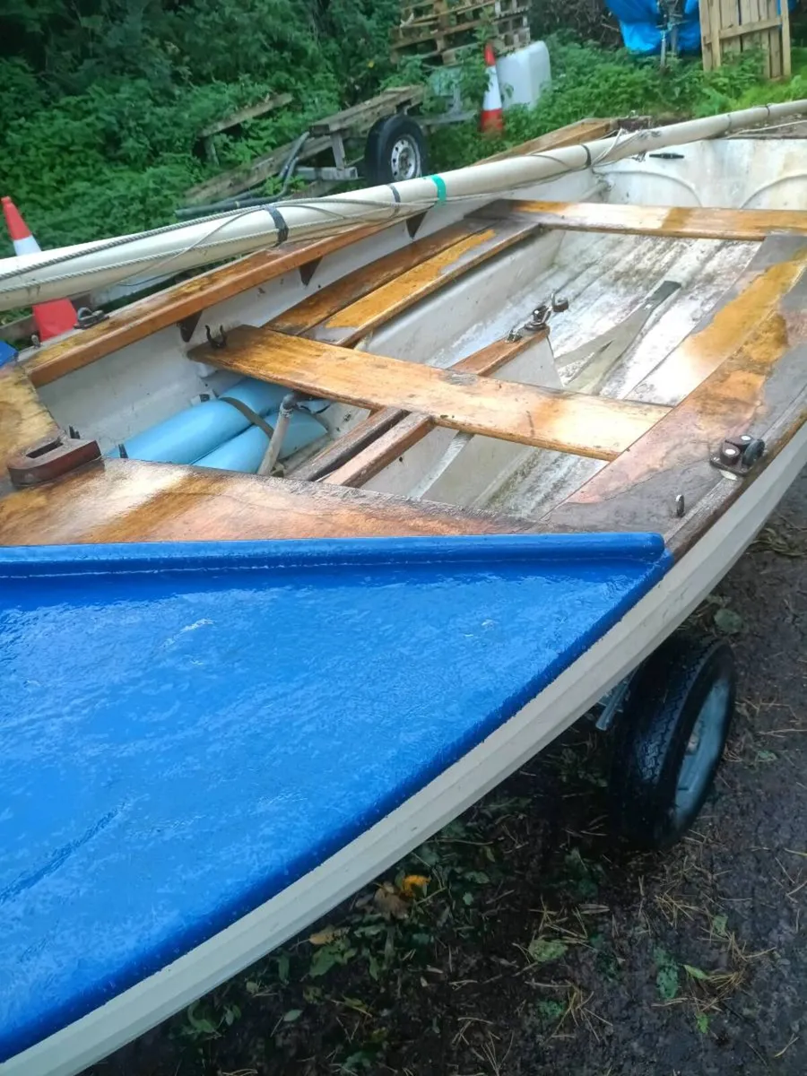 Gp14 fibreglass sailing dinghy - Image 2