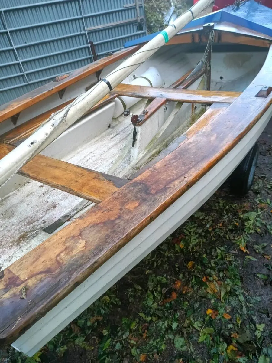Gp14 fibreglass sailing dinghy - Image 3