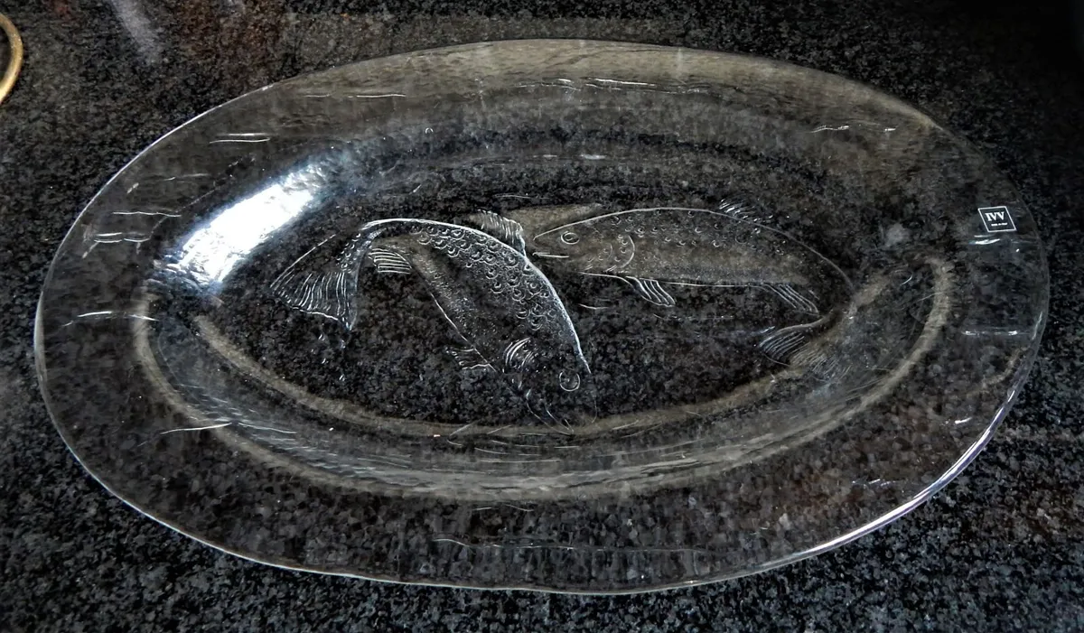 Italian Handmade IVV Glass Fish Platter - Image 1