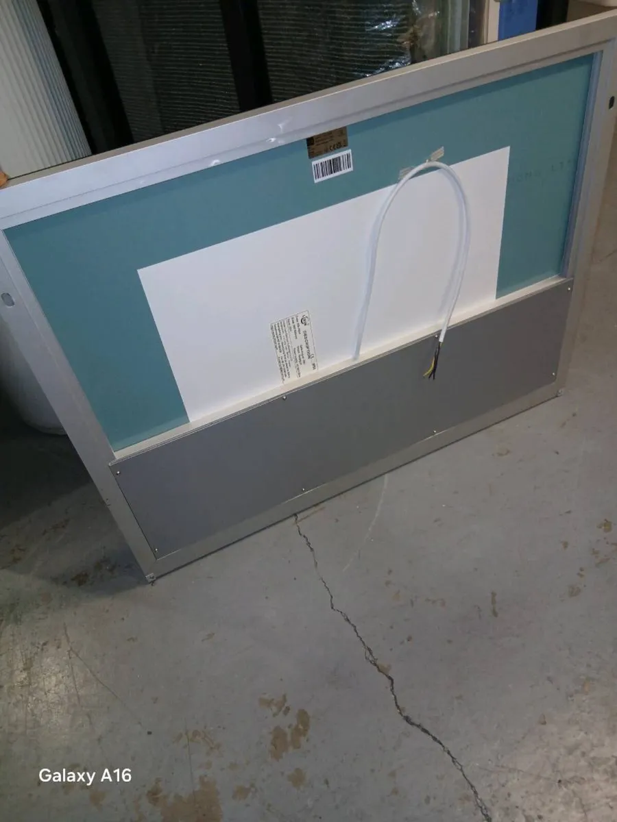 Led Mirror with toothbrush charger - Image 4
