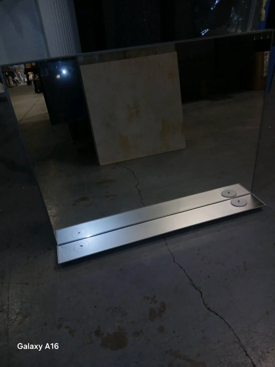 Led Mirror with toothbrush charger - Image 1