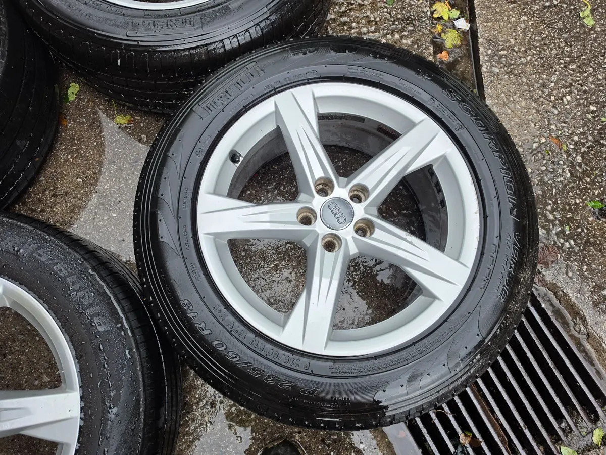 Audi Q5 Original R18 Alloy Wheels - Image 3