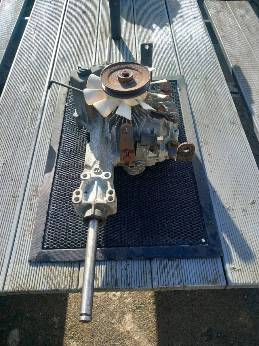 John deere X140 hydrostatic transmission for sale - Image 4