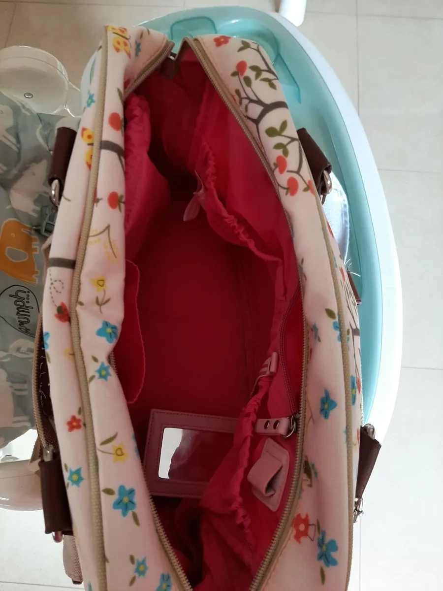 Yummy mummy baby changing bag - Image 2