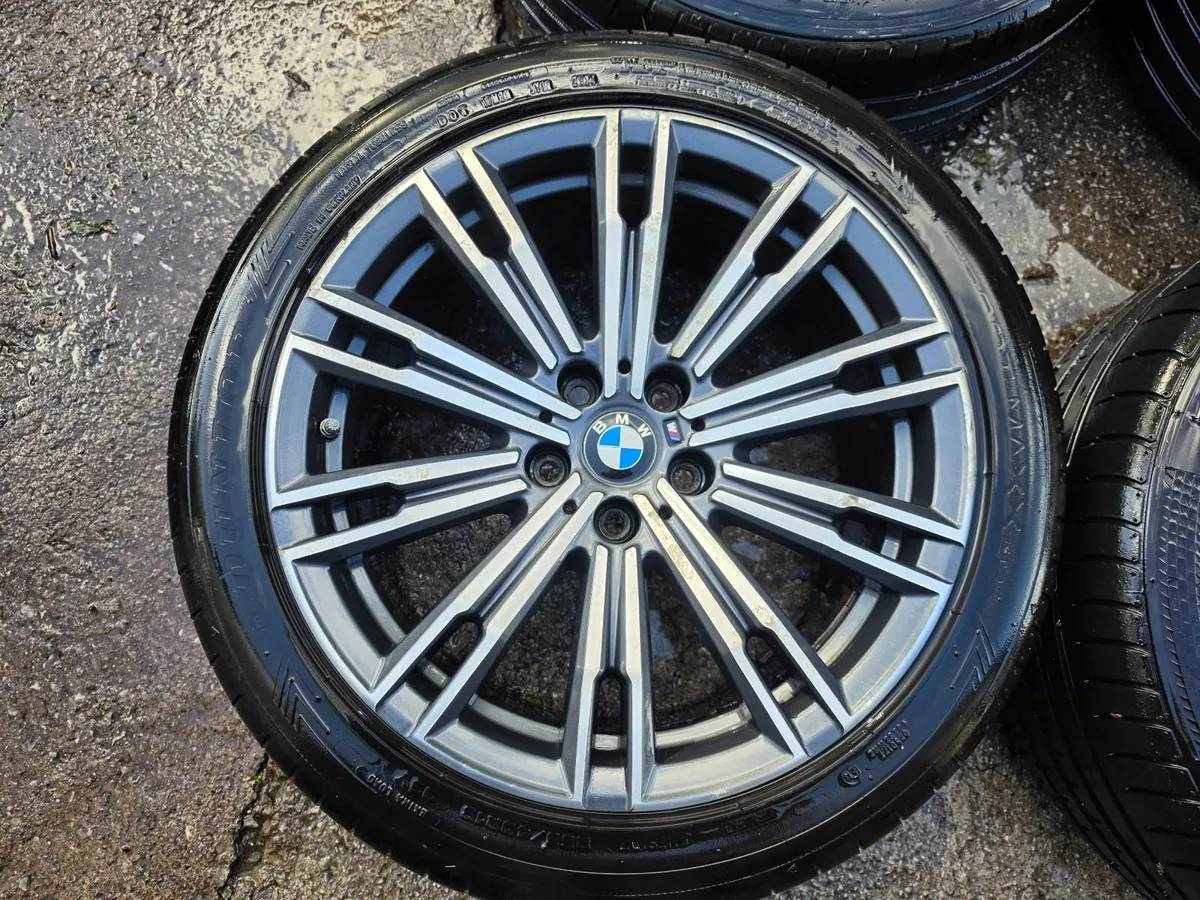 Bmw G20 3 Series M Sport Genuine R18 Alloys - Image 3