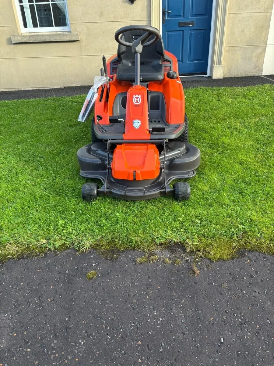 Husqvarna ride on lawnmower - Image 3