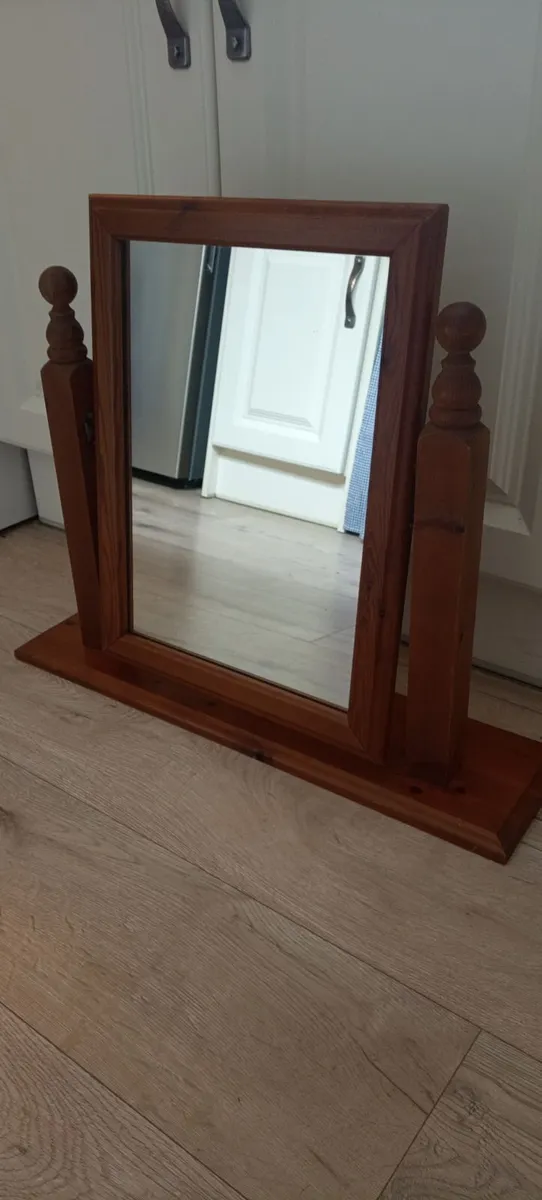 Mirrors - Image 3