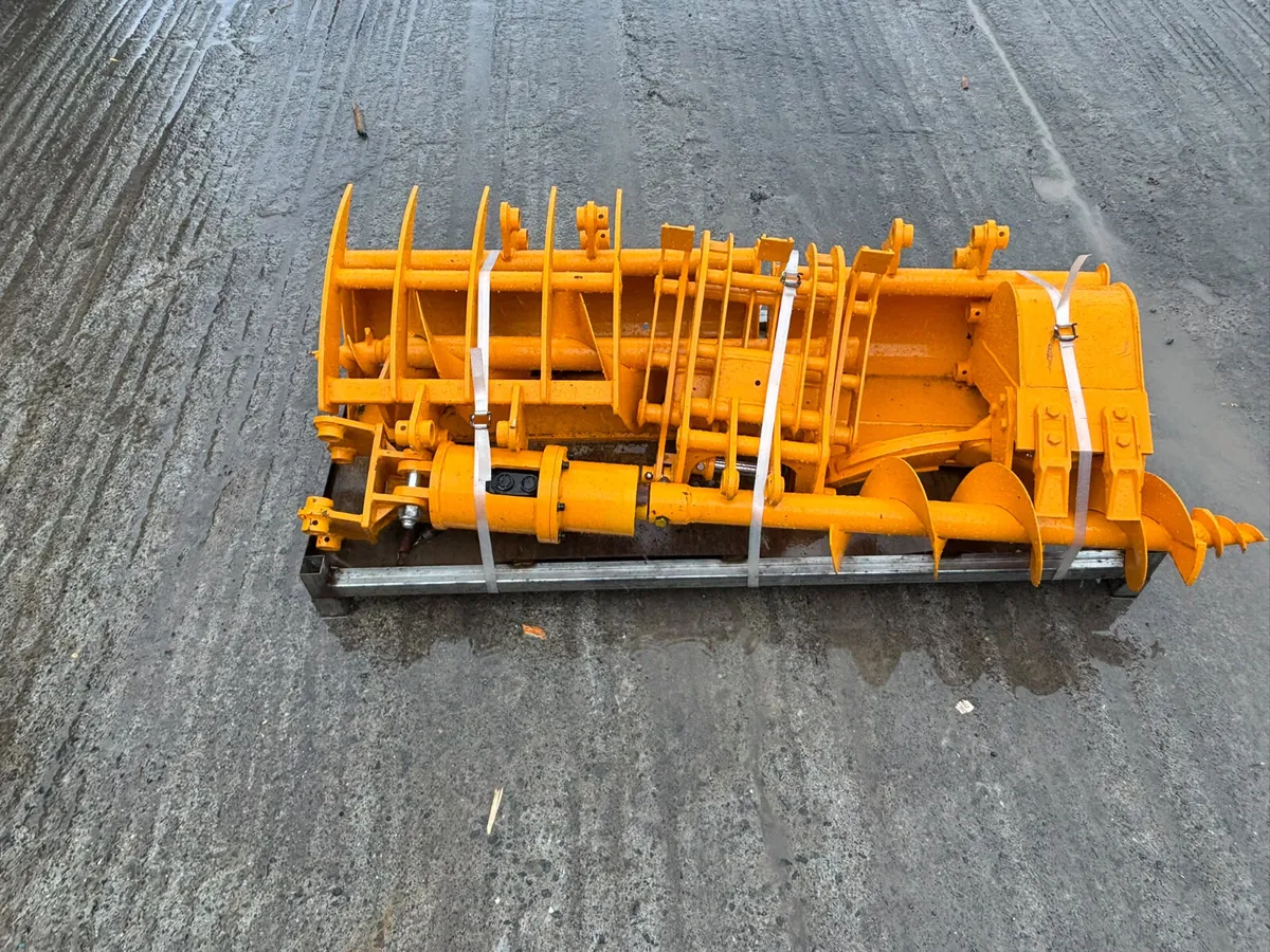 Mini Excavator Attachment Set - Image 3