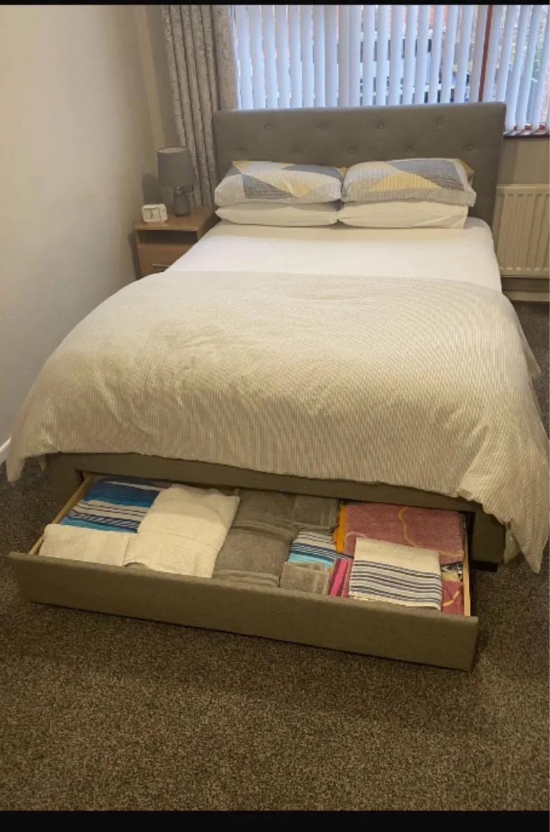 5ft kingsize bed complete with headboard - Image 3