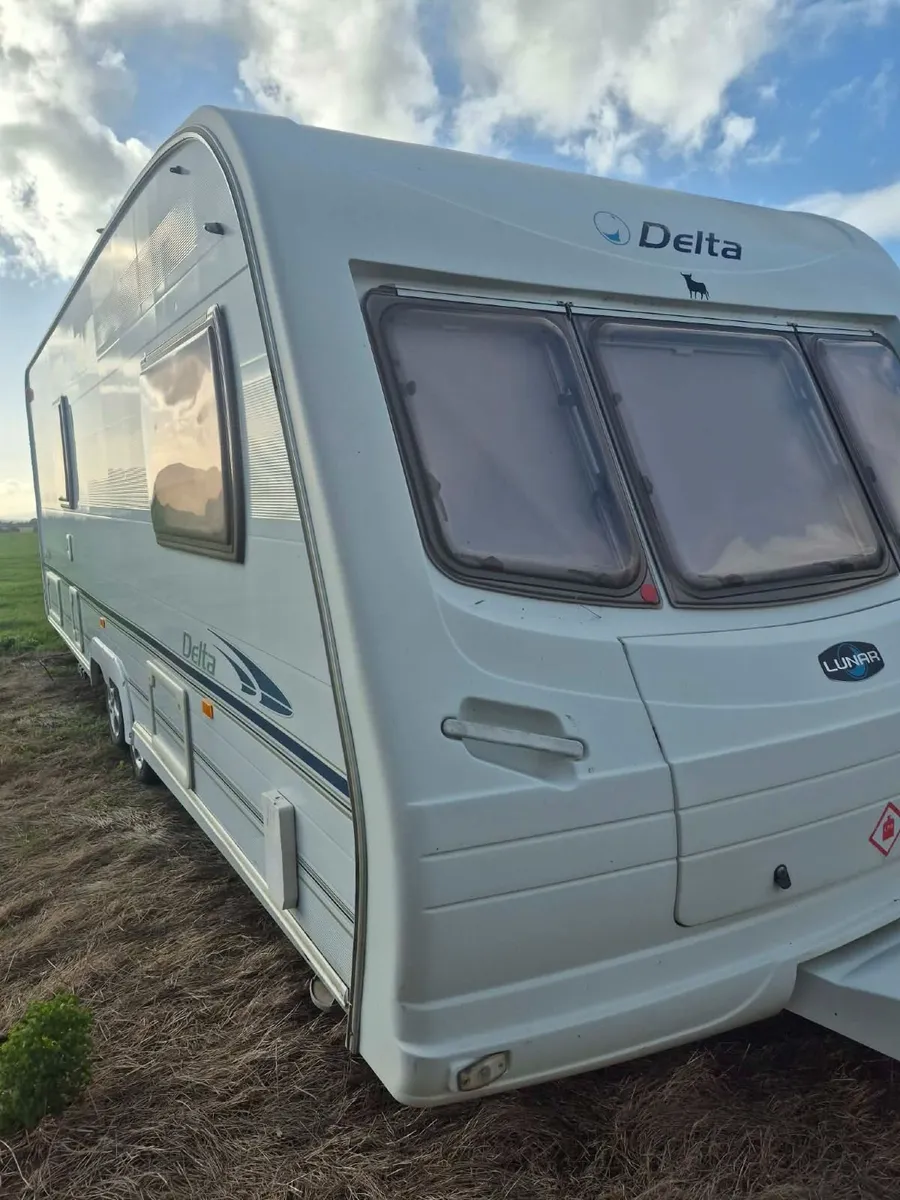 Avondele 4/5 berth fixed bed - Image 1