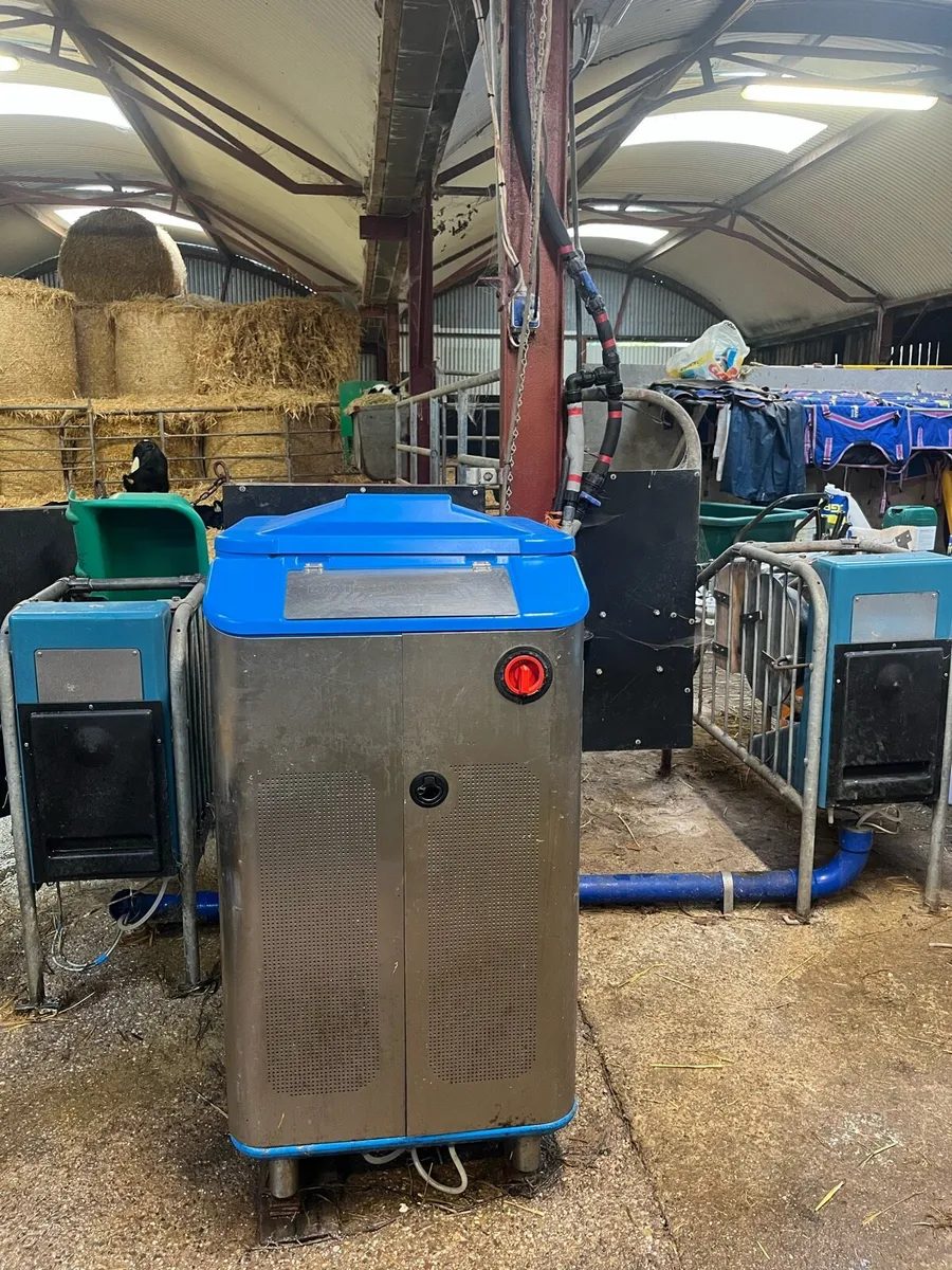 Dairymaster H&L100 automatic calf feeder - Image 1