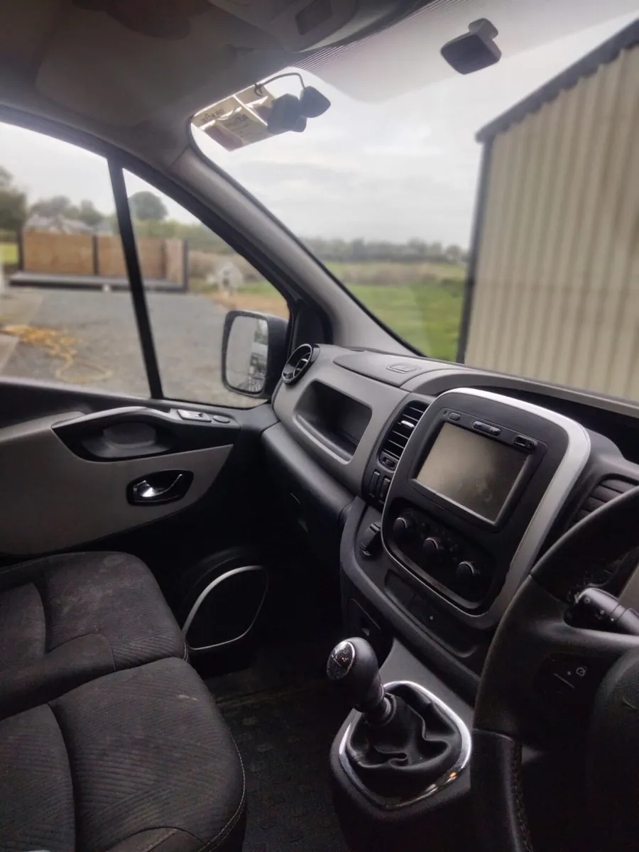 Nissan NV300 - Image 2