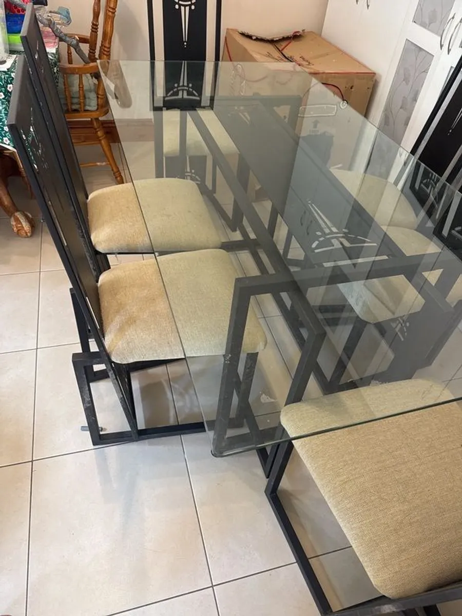 Glass table and 6 Chairs - Image 1