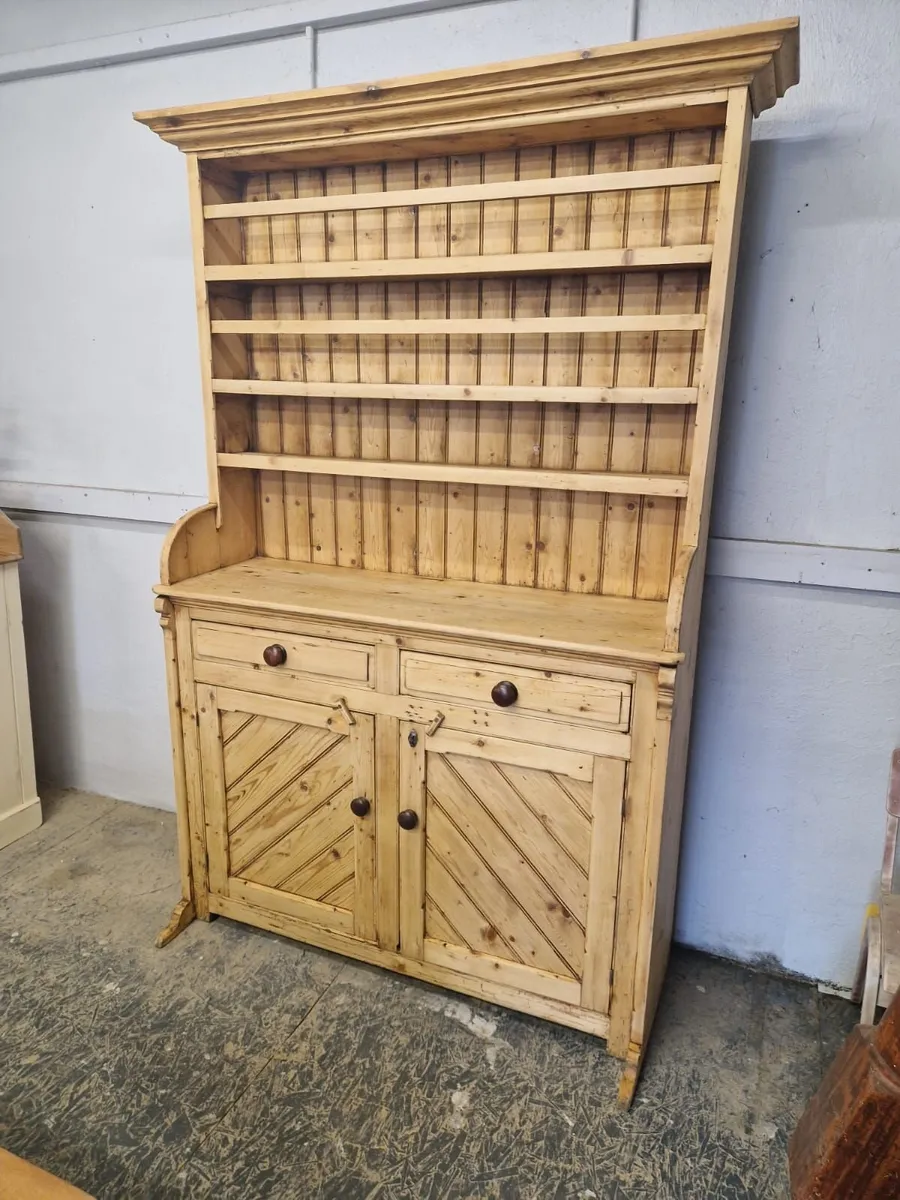 Mid 19th Irish pine kitchen dresser - Image 1