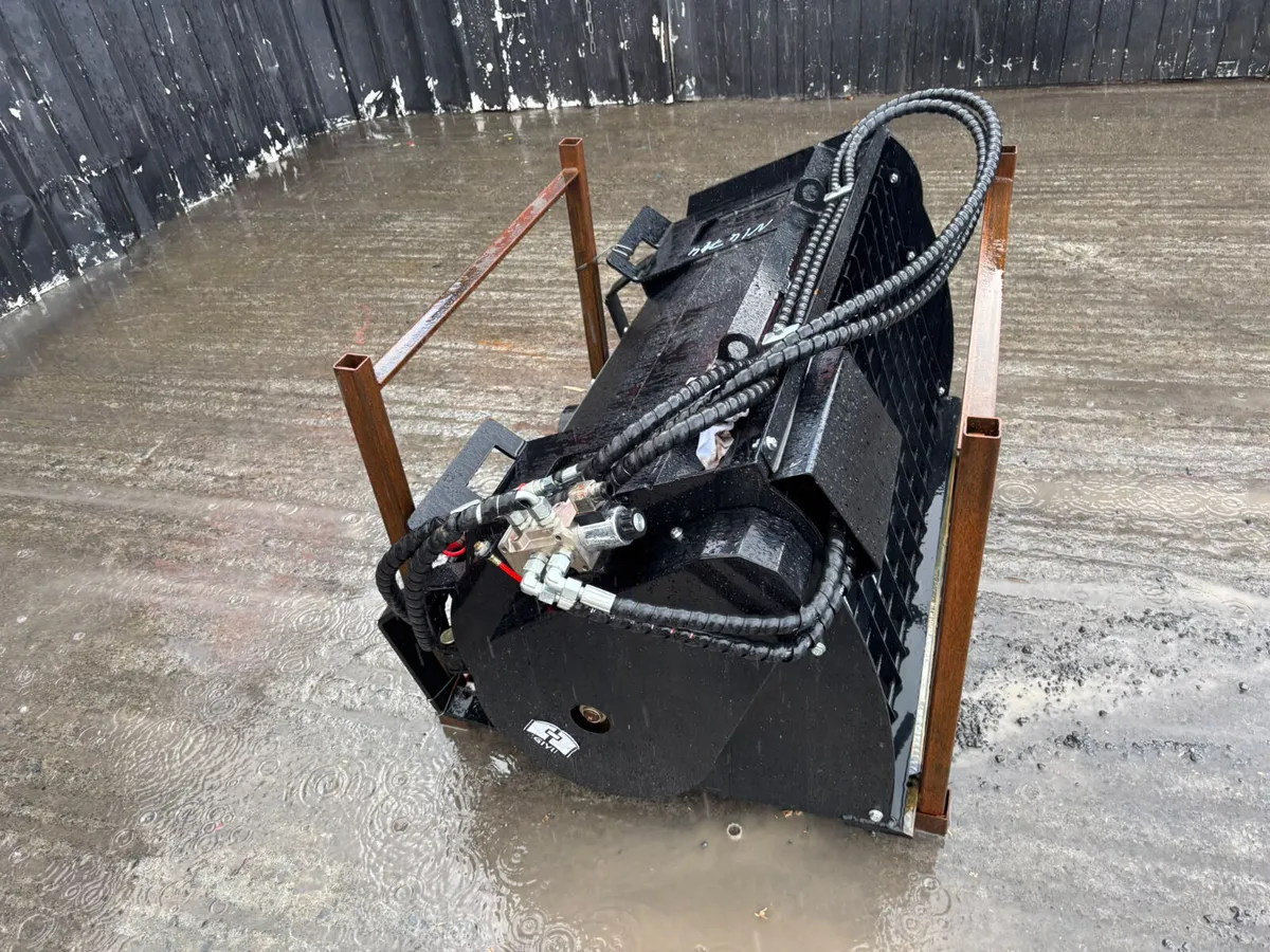 SkidSteer Concrete Mixer Bucket (Hydraulic) - Image 4