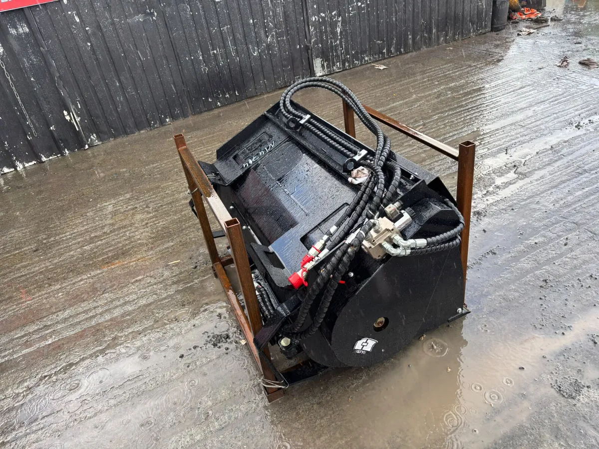 SkidSteer Concrete Mixer Bucket (Hydraulic) - Image 2