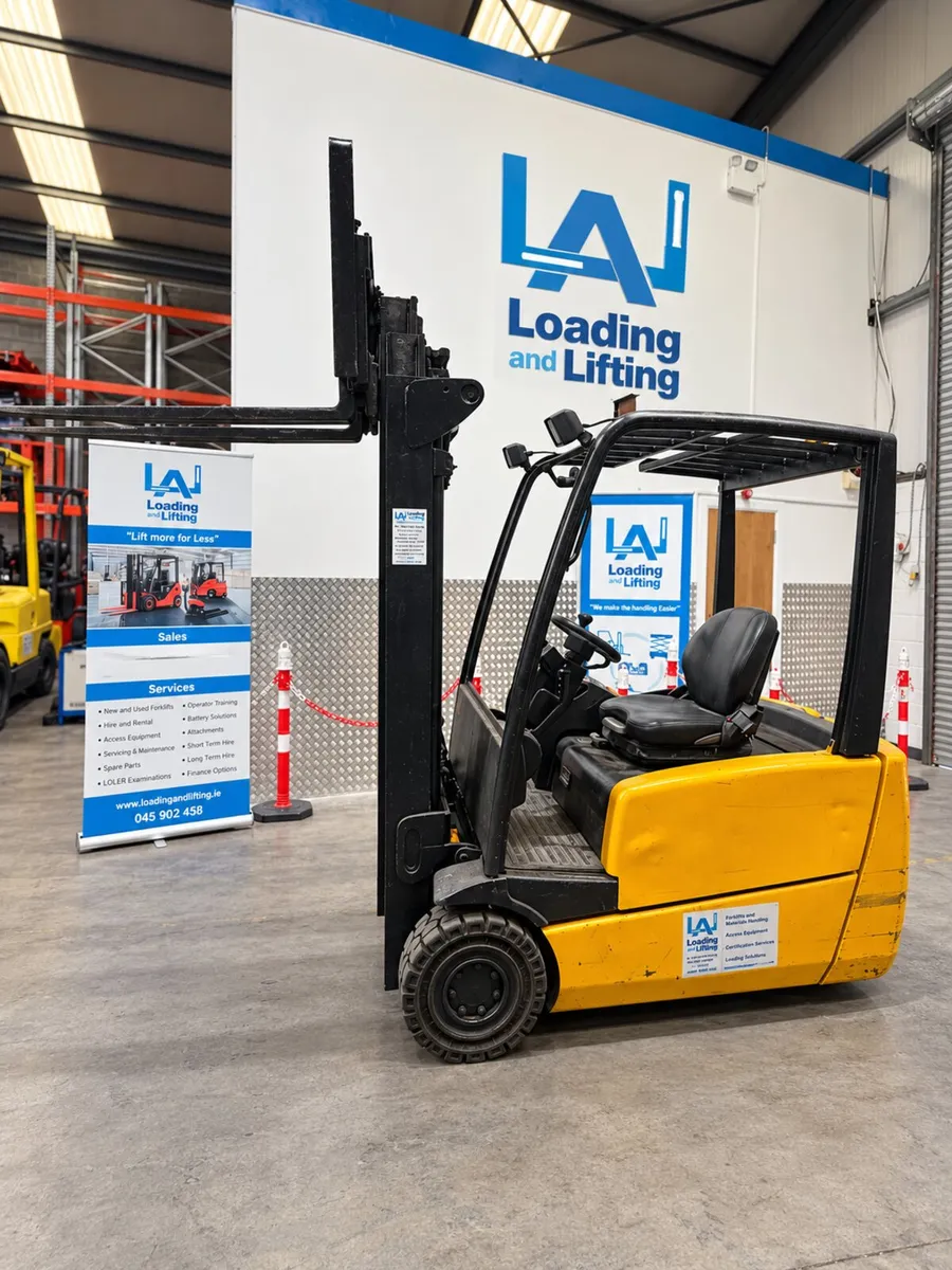 Electric Forklift Trade Sale - Image 1