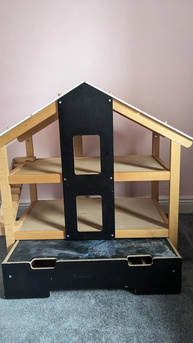 Wooden dollshouse - Image 3