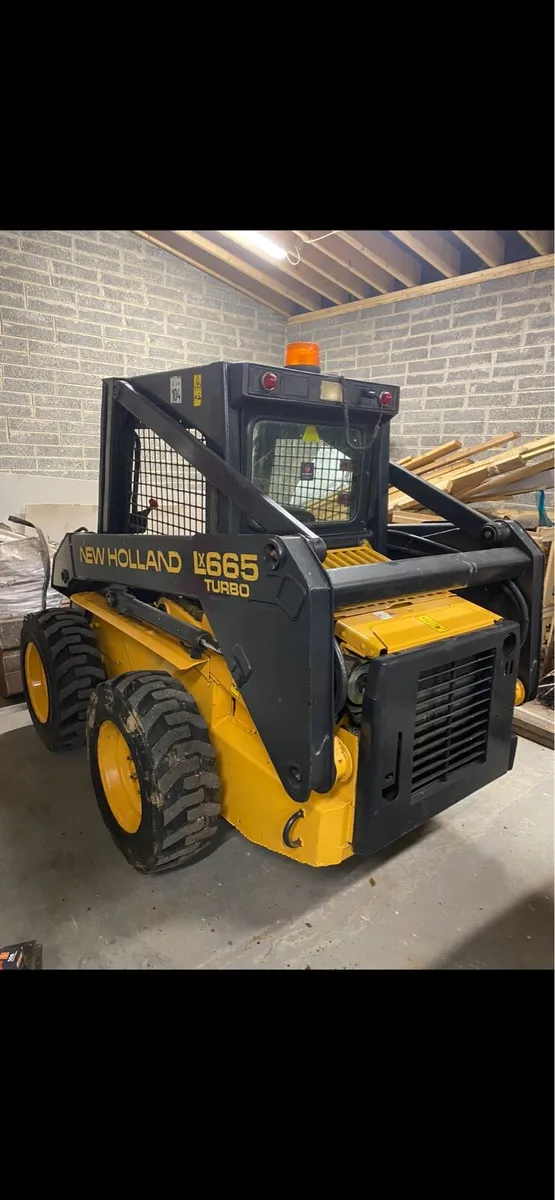 New Holland skidsteer - Image 4