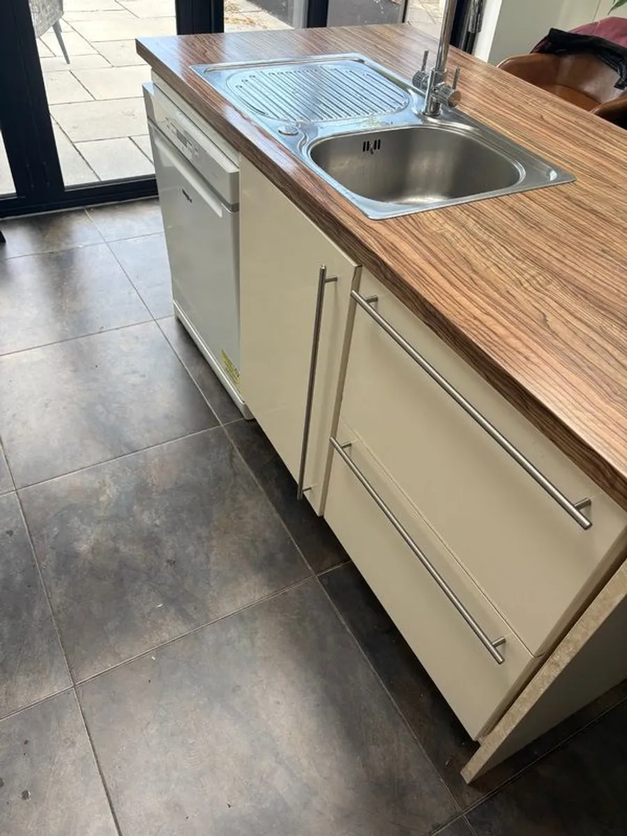 Kitchen - Image 2