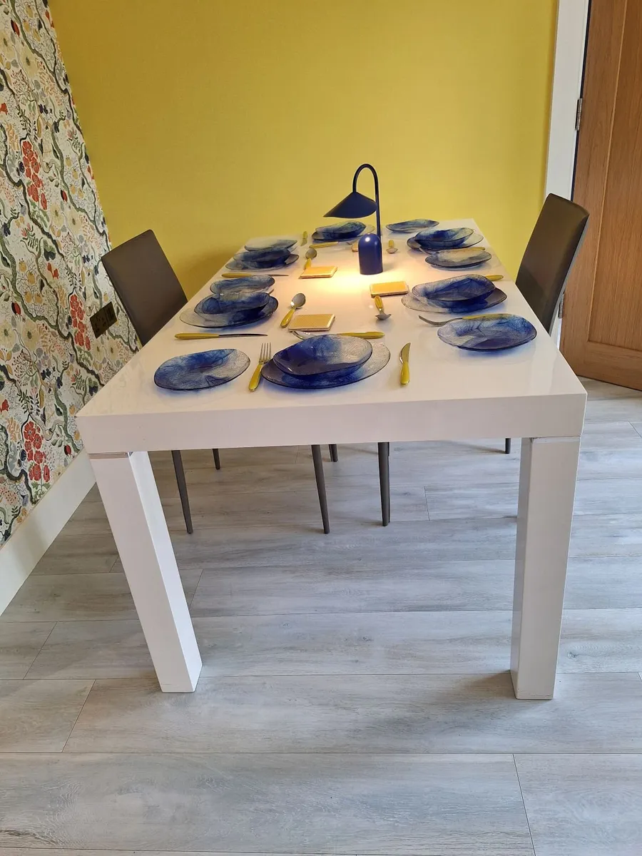 Dining Table - Image 3