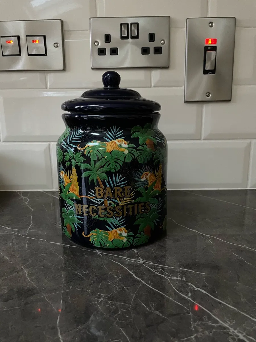 Cookie jar