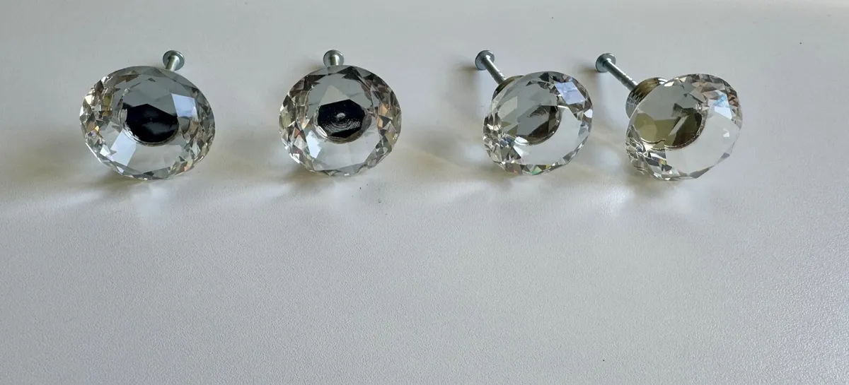 Crystal drawer/door knobs - Image 1