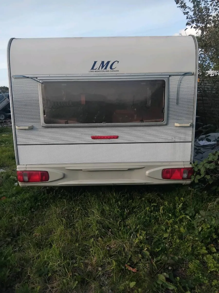 lmc caravan needs tlc - Image 3