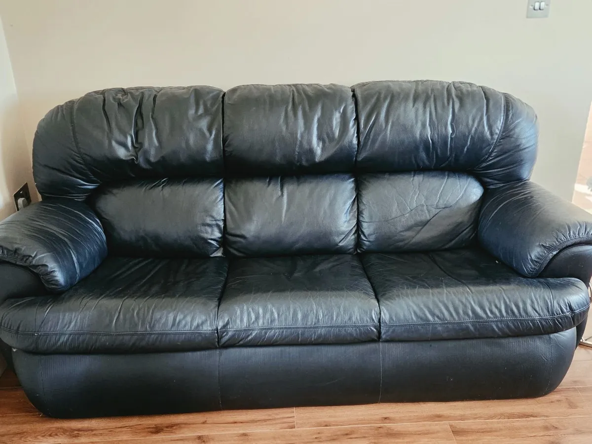 Sofa & 2 recliners - Image 2