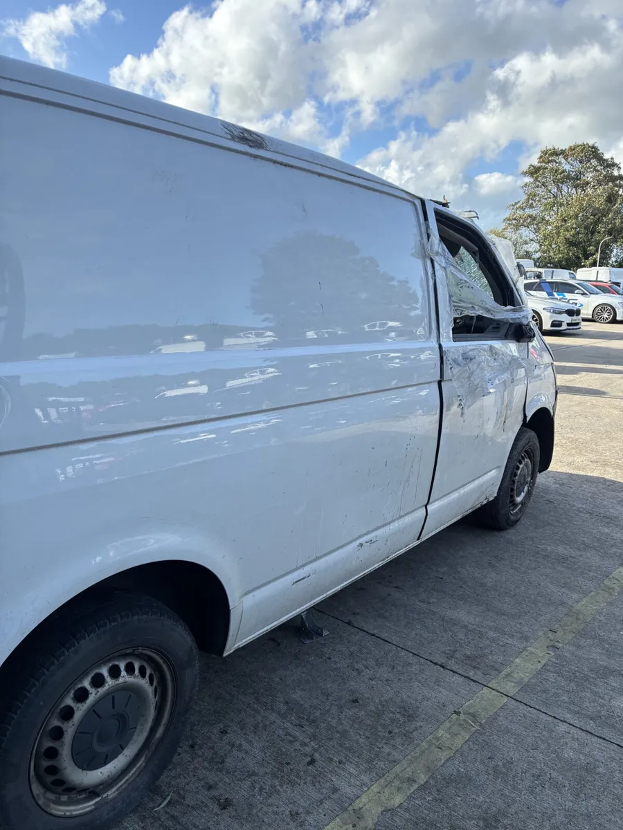 2019 transporter parts breaking - Image 3