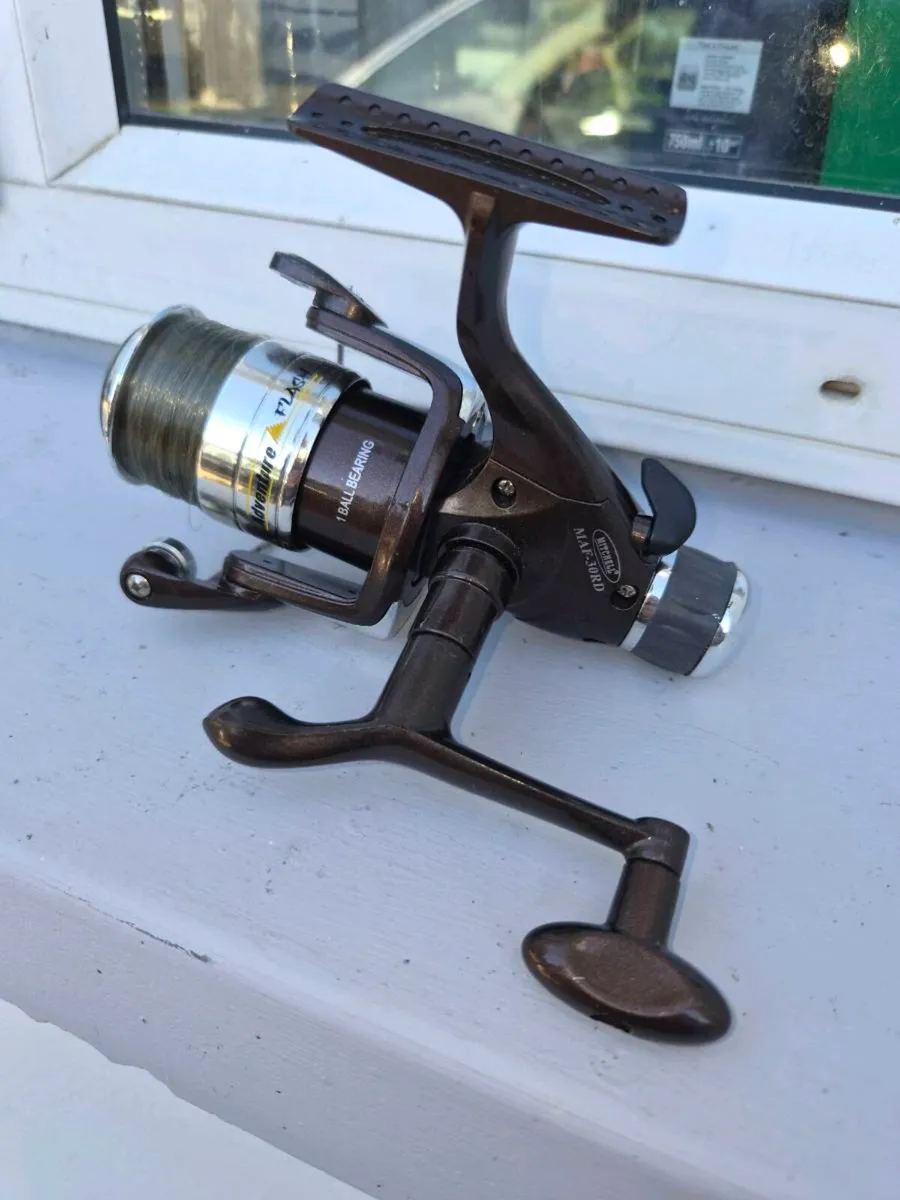 Fishing  reel - Image 1