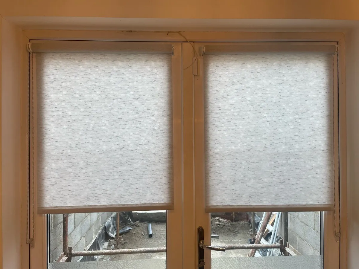 Stratford Grey Roller blinds - Image 2