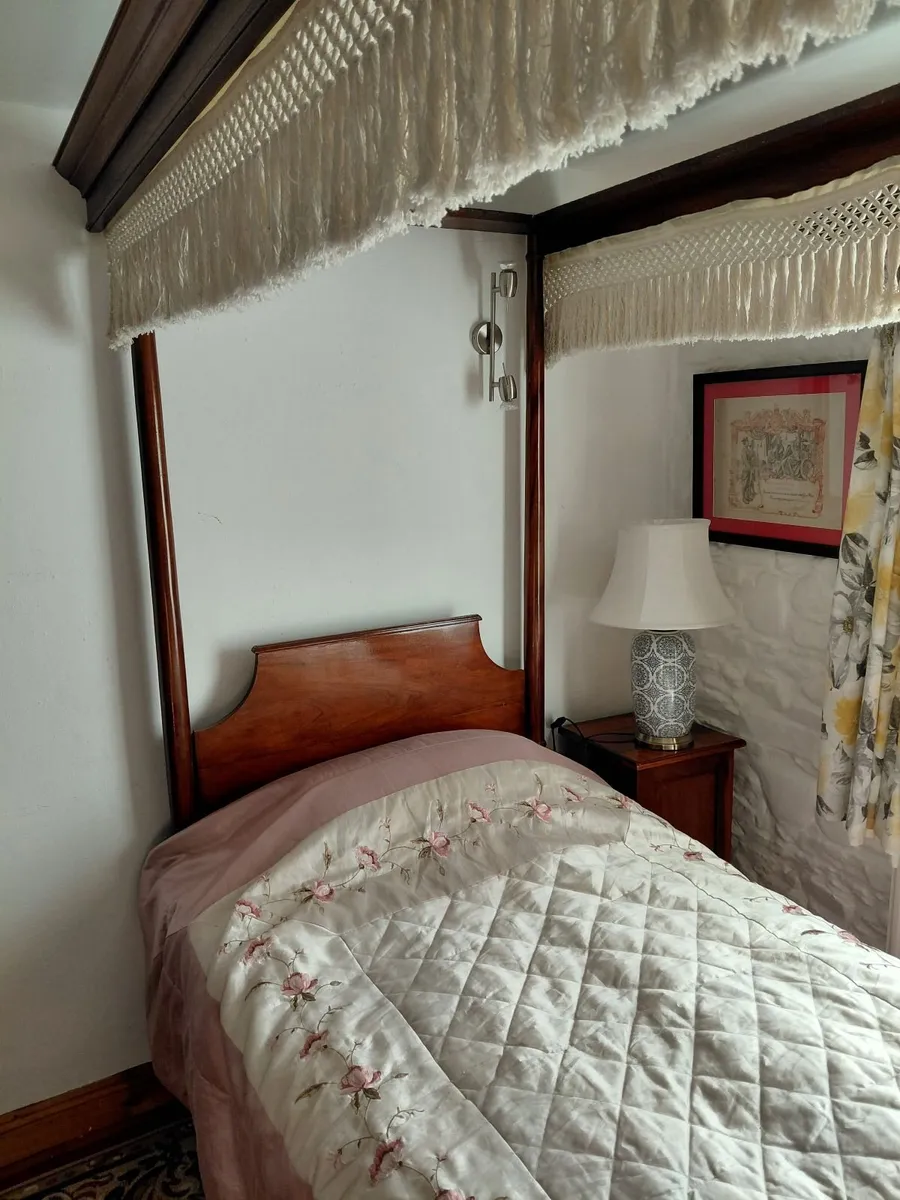 4 poster bed - Image 2