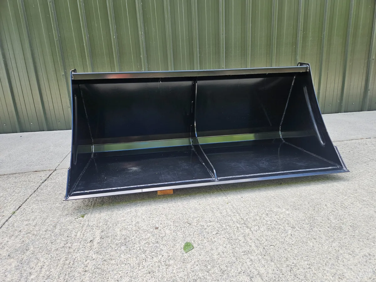 1.6 metre Rhino heavy duty volume buckets - Image 1