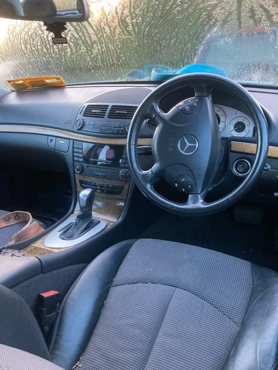 Mercedes Eclass220 - Image 3
