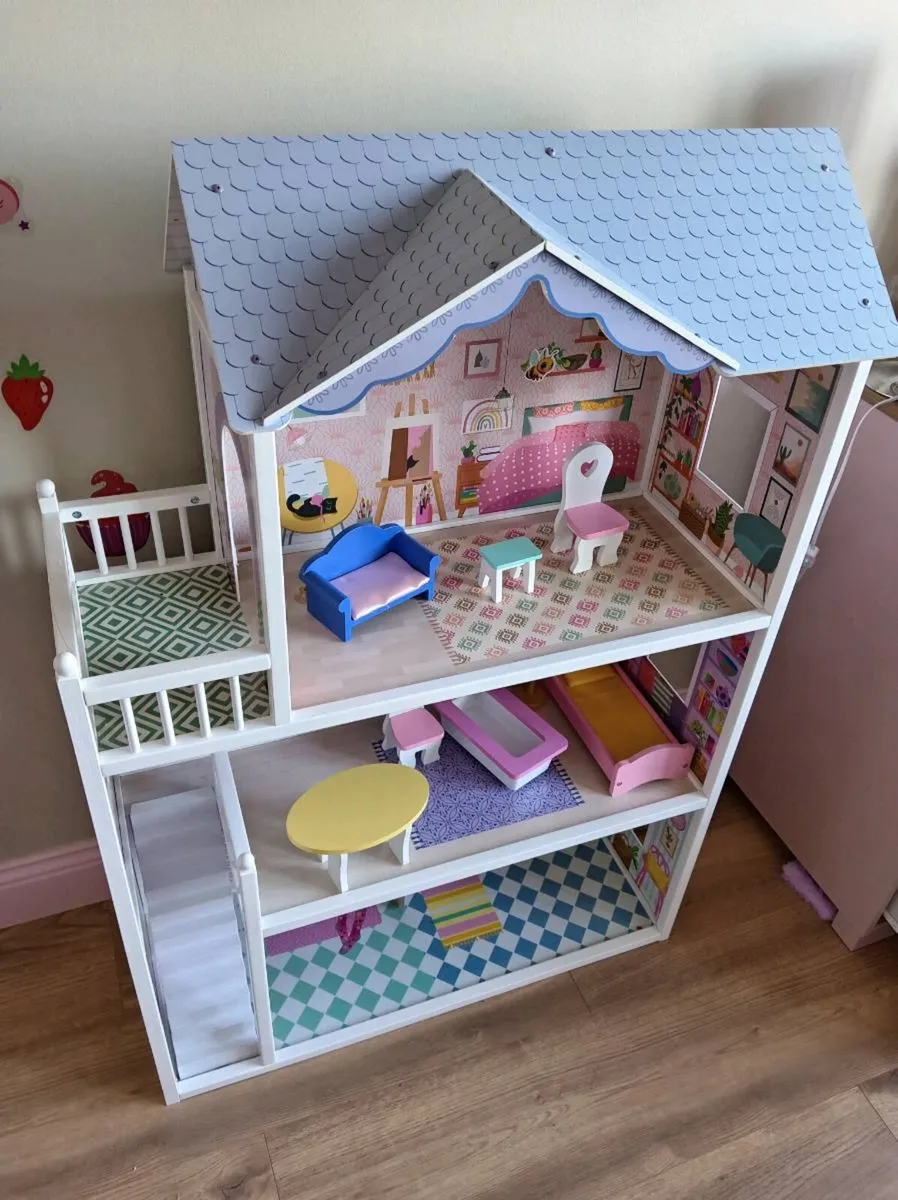 Dolls house - Image 1